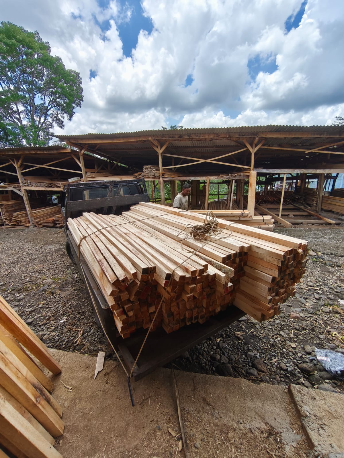 Timber Yard & Penggergajian UD GORO